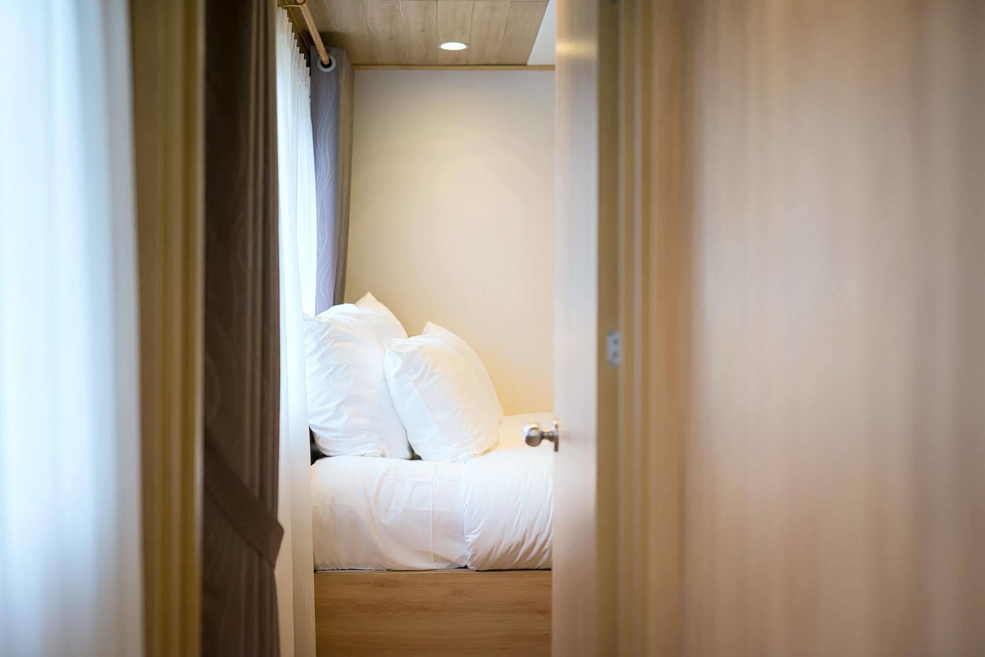 La Vela Premium Cruise - Managed By Paradise Cruises Ha Long Exterior photo